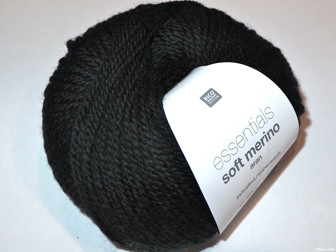 Essentials Soft Merino Aran 090 P.30